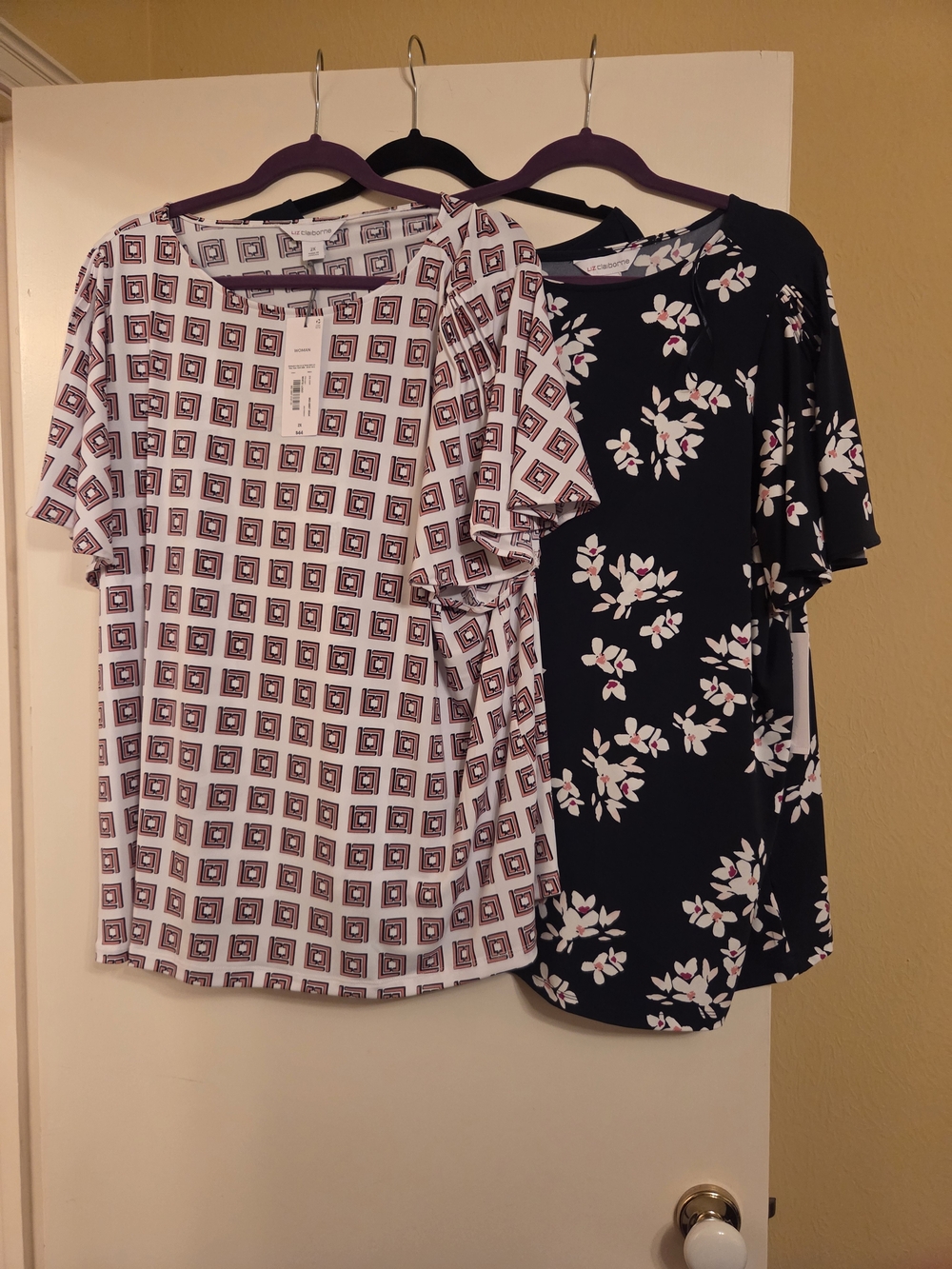 Lot Of 3 Nwt Liz Claiborne Women's Flutter Sleeve Tops - Picture 2 of 8